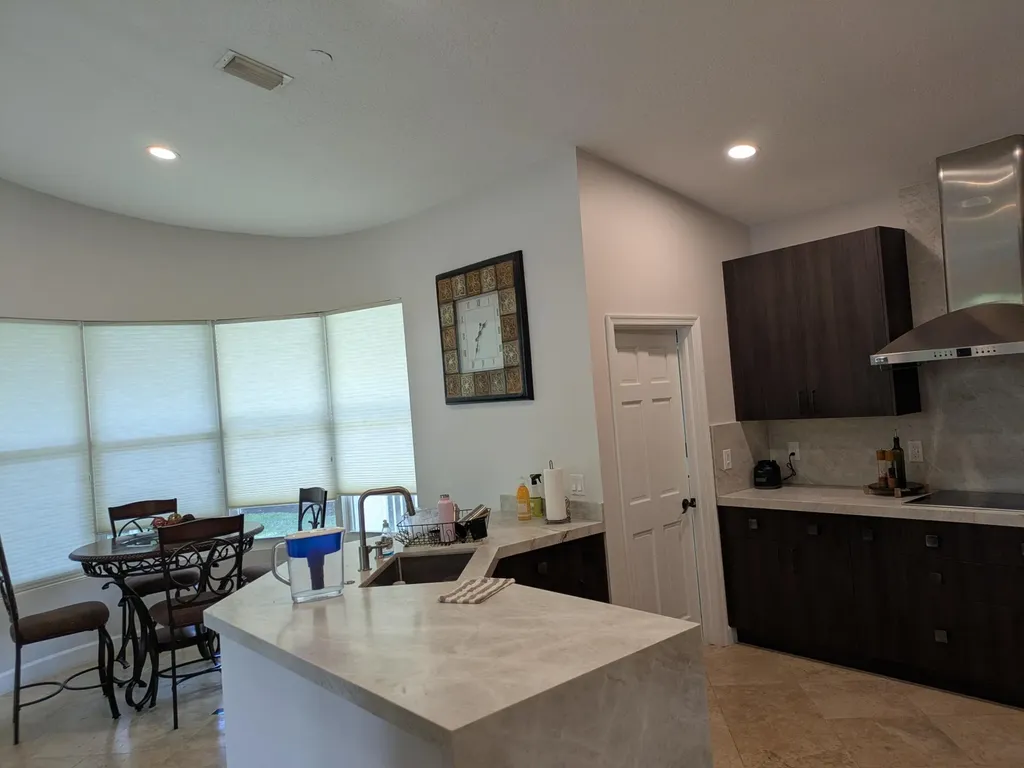 1865 NW 124th Way Coral Springs FL 33071