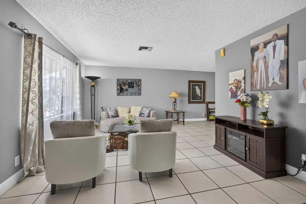 5337 Belleville Road West Palm Beach FL 33417