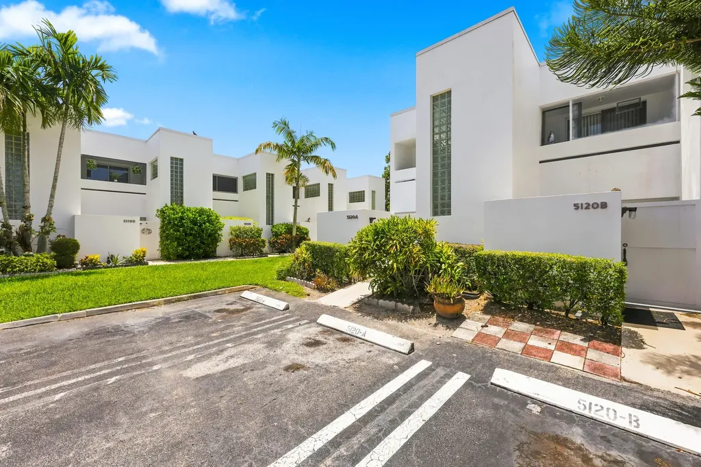 5120 Elmhurst Road West Palm Beach FL 33417