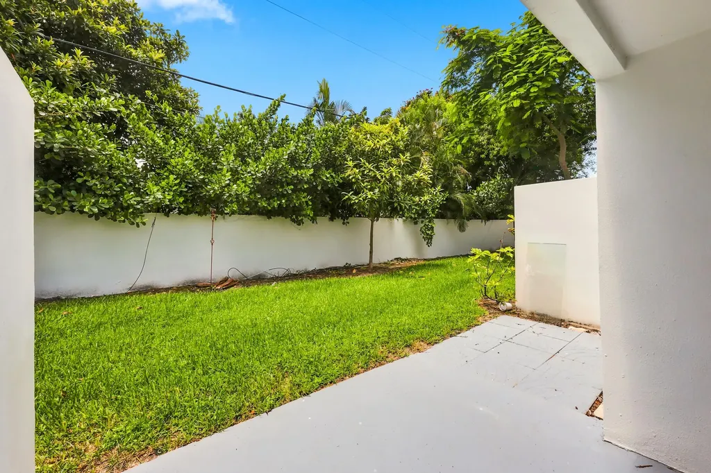 5120 Elmhurst Road West Palm Beach FL 33417