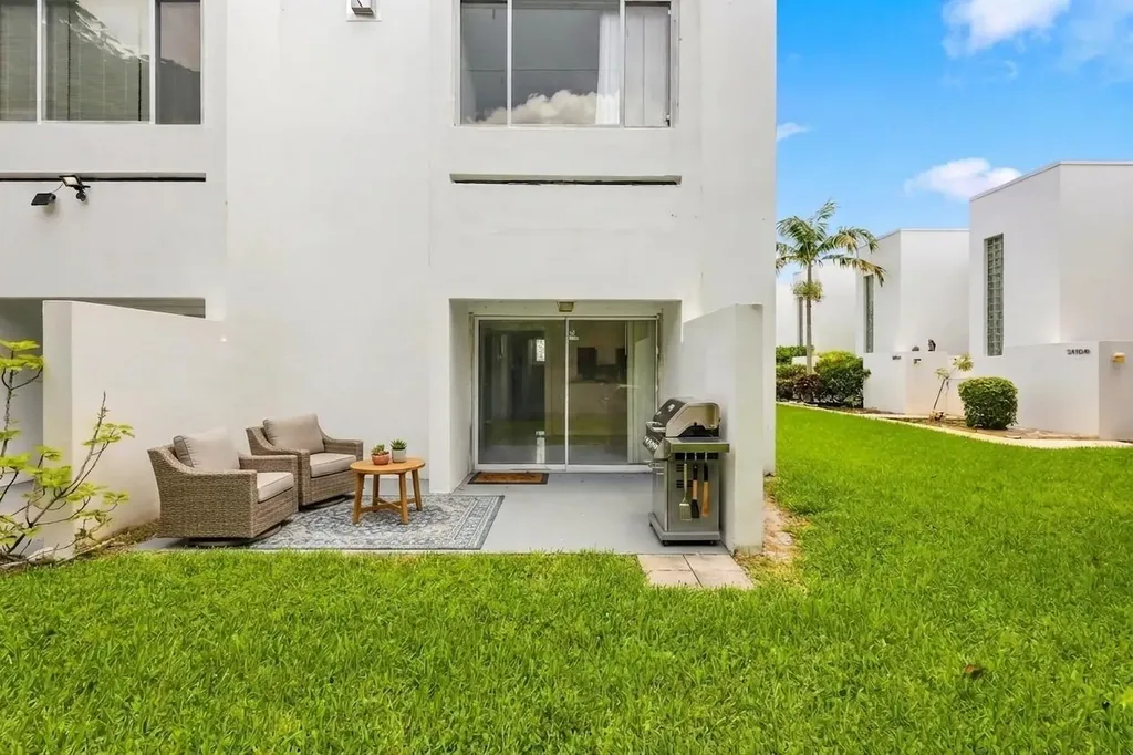 5120 Elmhurst Road West Palm Beach FL 33417