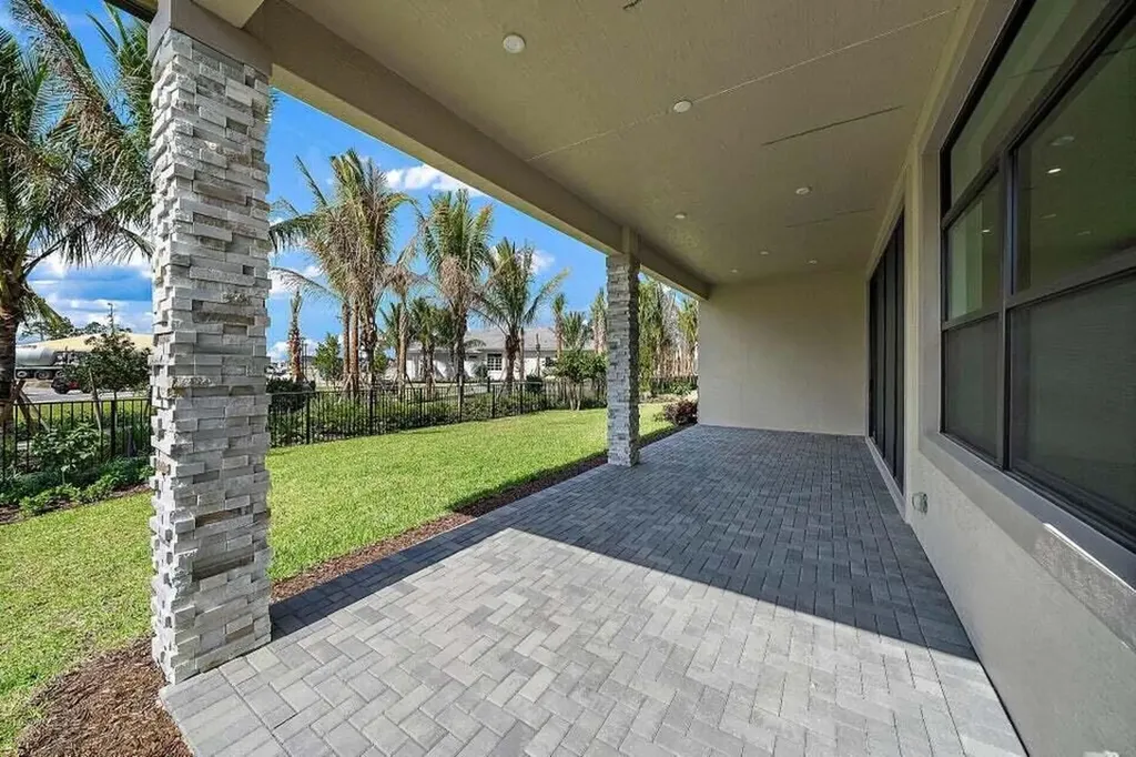 13613 Le Christine Drive Palm Beach Gardens FL 33412
