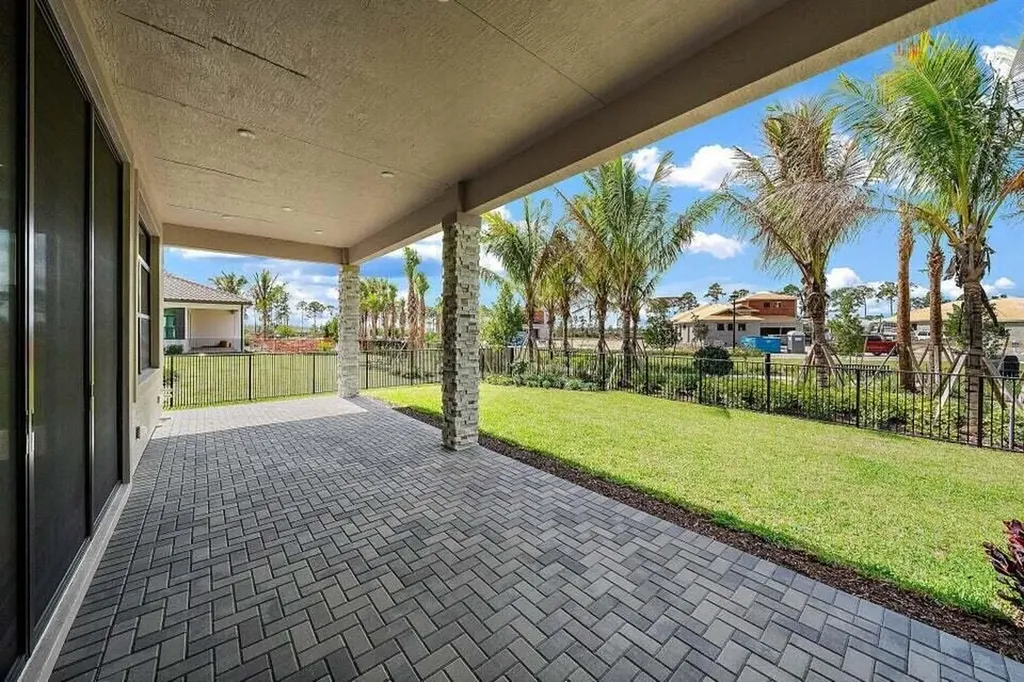 13613 Le Christine Drive Palm Beach Gardens FL 33412