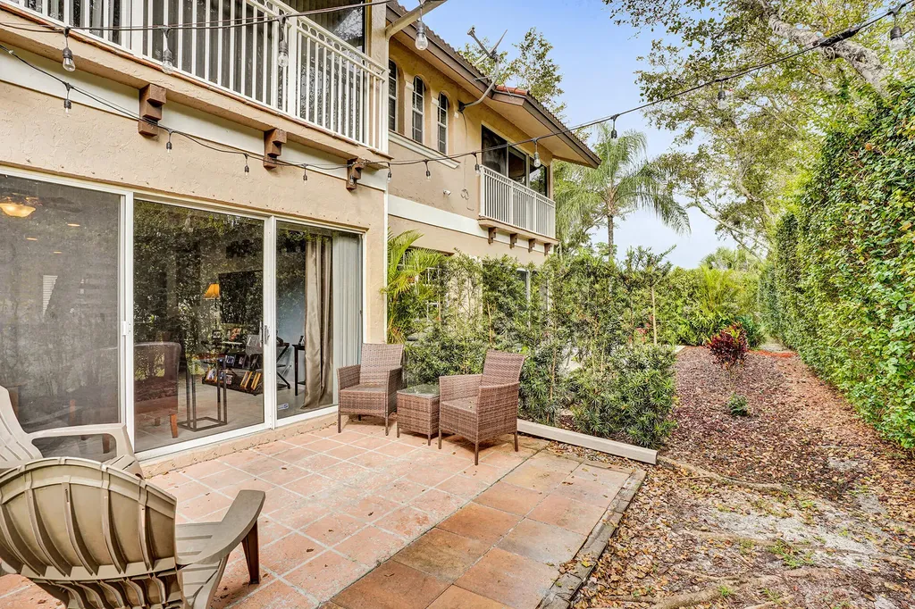 4941 Riverside Drive Coral Springs FL 33067