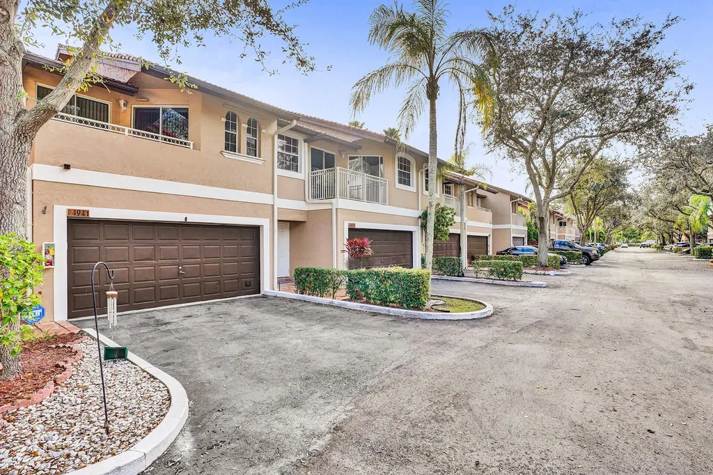 4941 Riverside Drive Coral Springs FL 33067