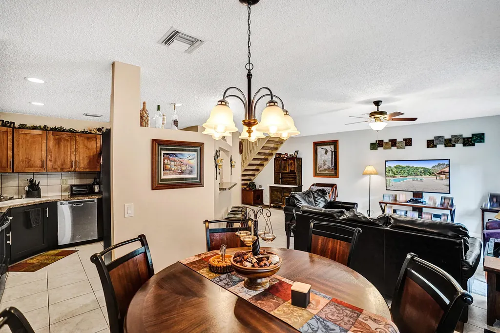 4941 Riverside Drive Coral Springs FL 33067