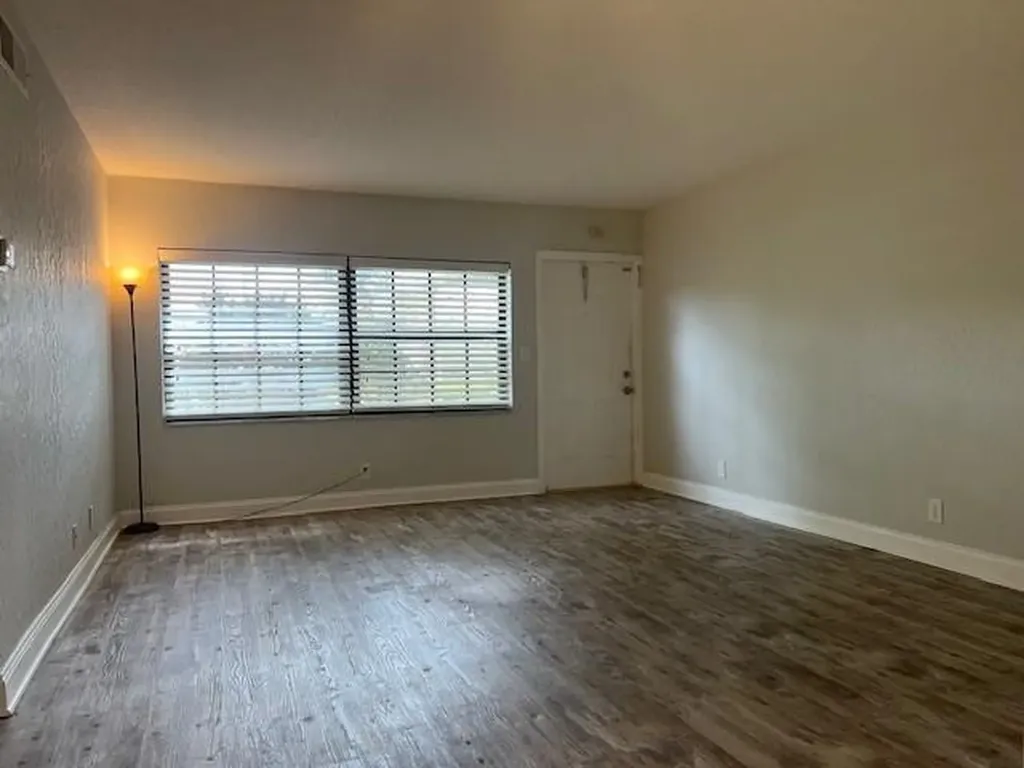 2588 Riverside Drive Coral Springs FL 33065