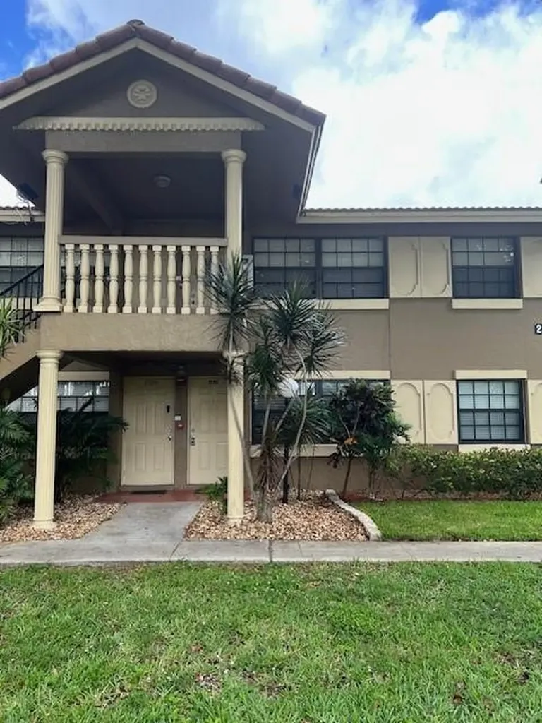 2588 Riverside Drive Coral Springs FL 33065