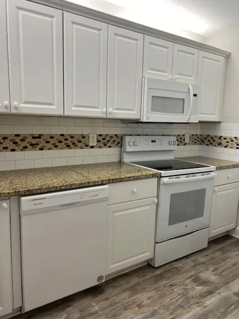 2588 Riverside Drive Coral Springs FL 33065