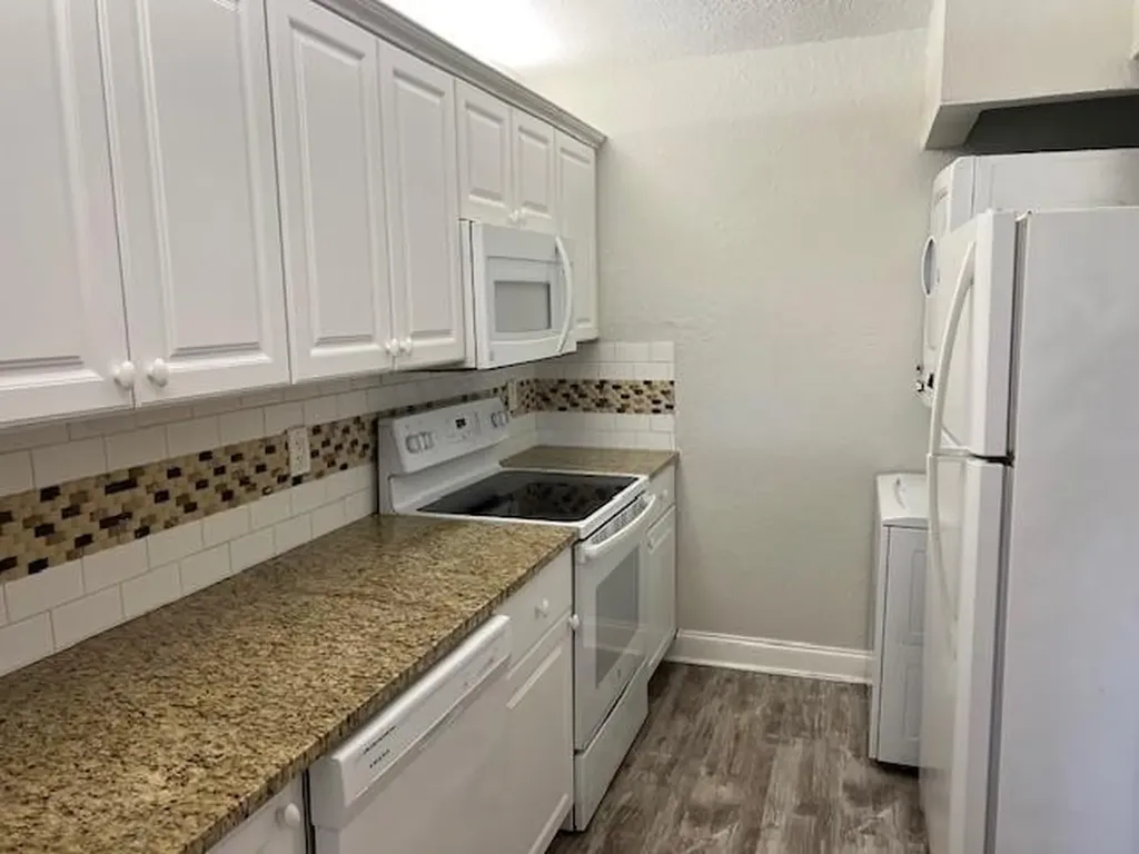 2588 Riverside Drive Coral Springs FL 33065