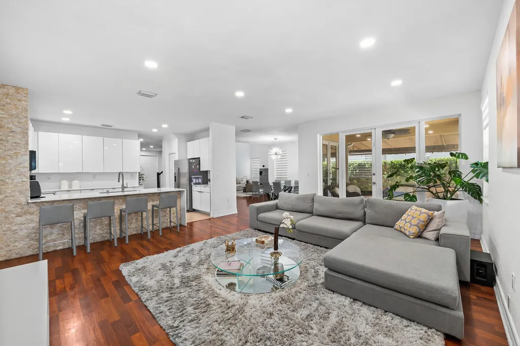 11491 NW 82nd Terrace NW Doral FL 33178