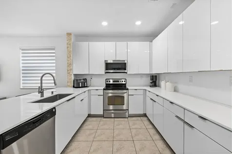 11491 NW 82nd Terrace NW Doral FL 33178