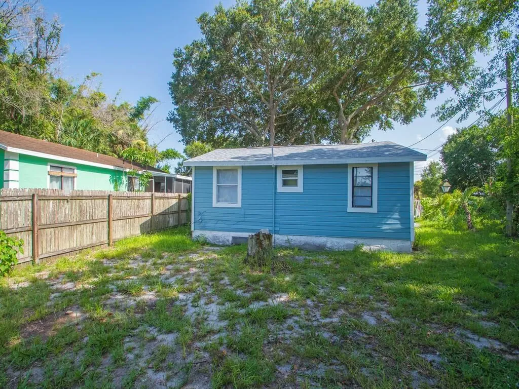 3370 45th Place Vero Beach FL 32967