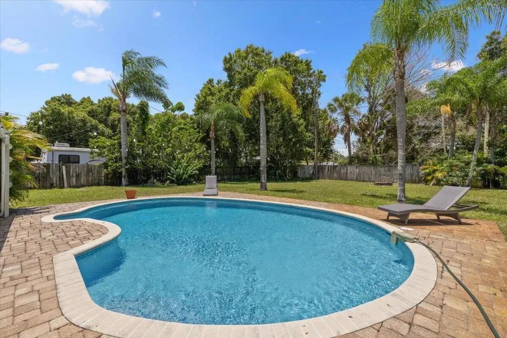 145 18th Avenue Vero Beach FL 32962