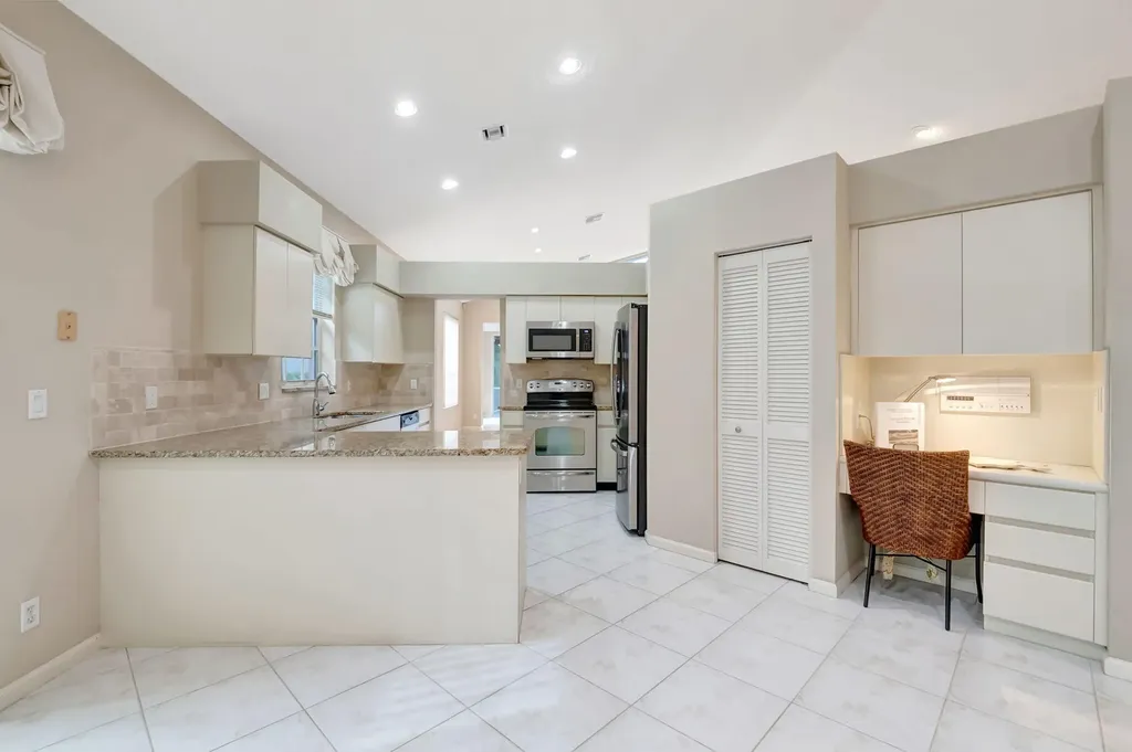 11081 Springbrook Circle Boynton Beach FL 33437