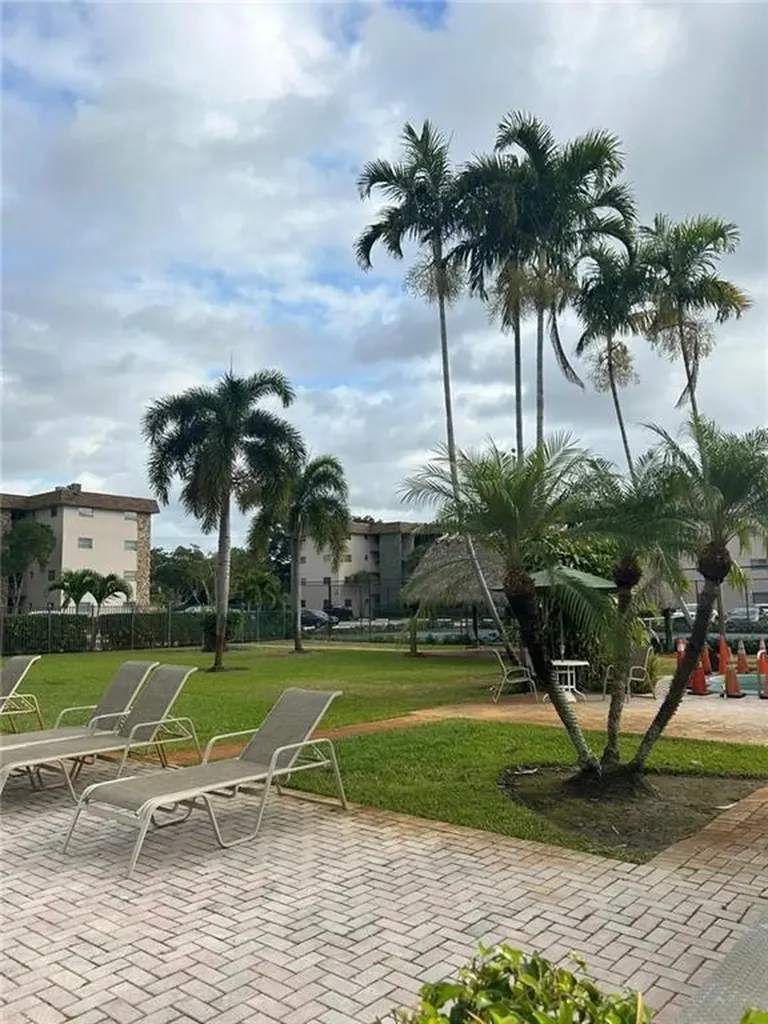 2491 SW 82nd Avenue Davie FL 33324
