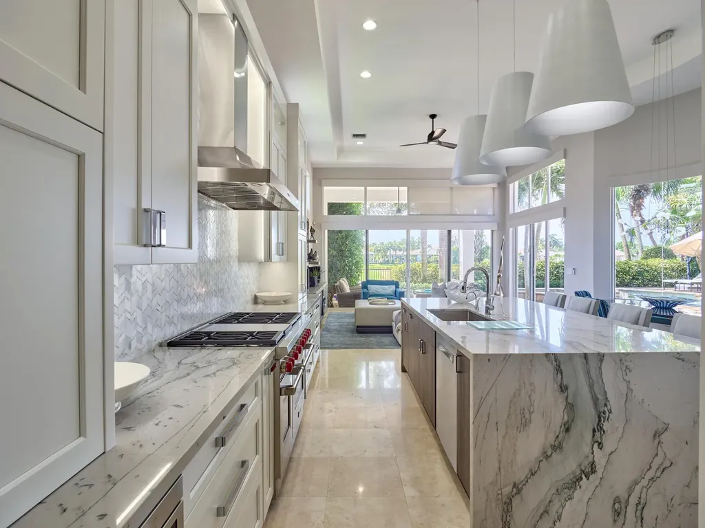 122 Via Paradisio Palm Beach Gardens FL 33418