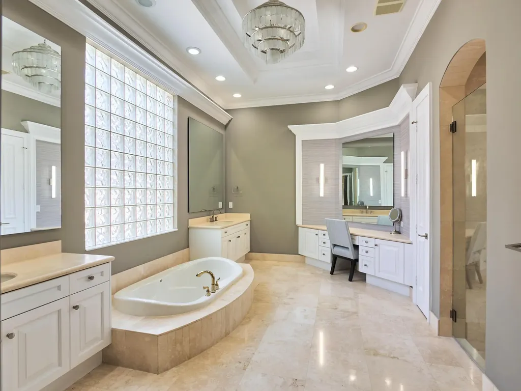 122 Via Paradisio Palm Beach Gardens FL 33418