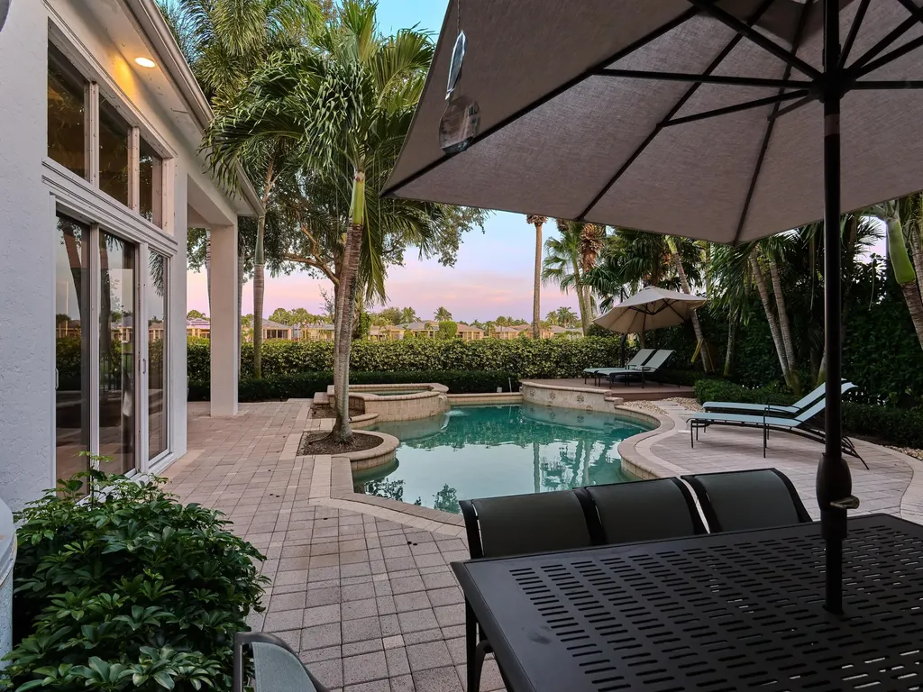122 Via Paradisio Palm Beach Gardens FL 33418