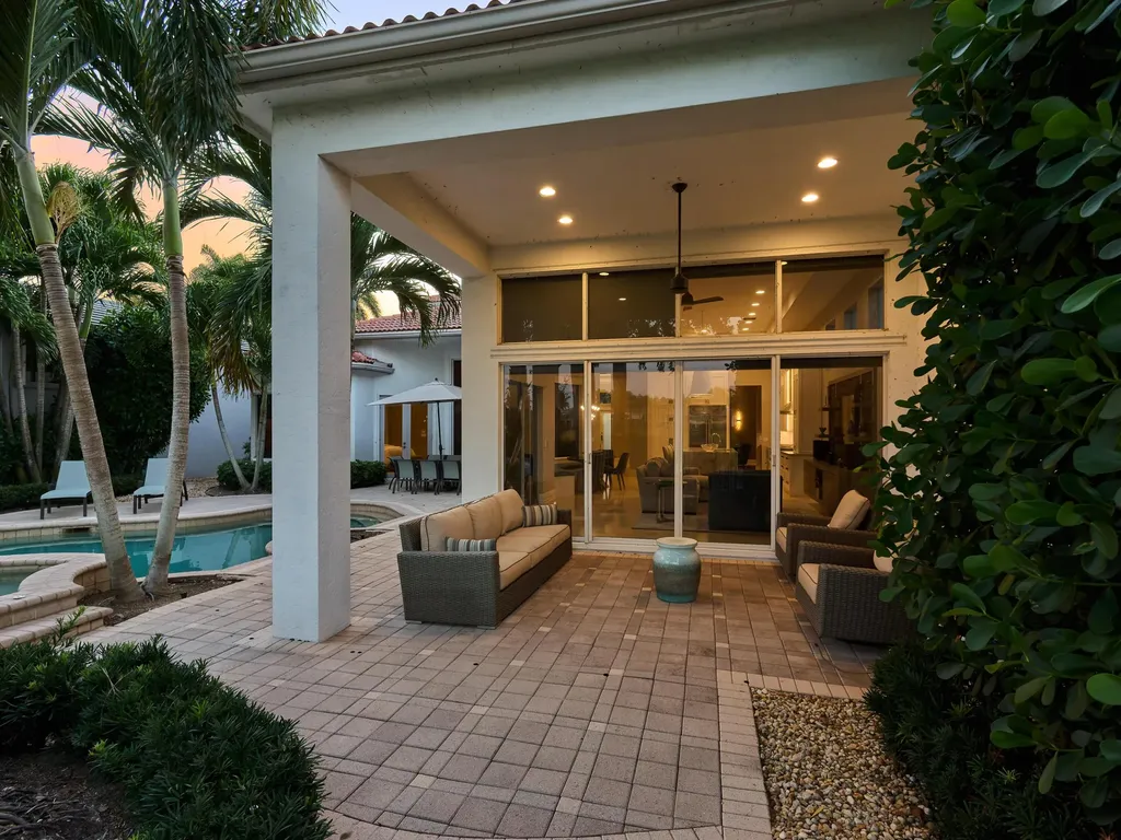 122 Via Paradisio Palm Beach Gardens FL 33418