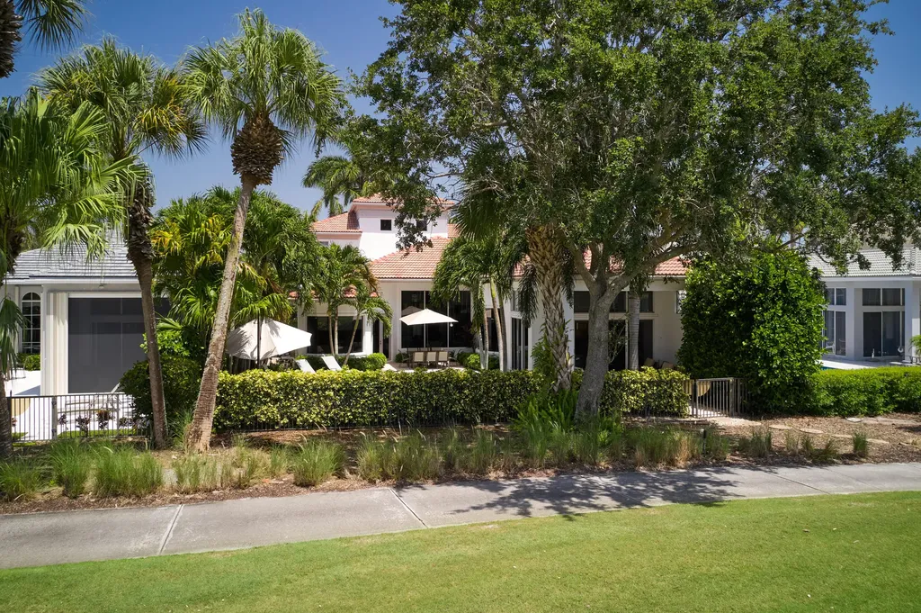 122 Via Paradisio Palm Beach Gardens FL 33418