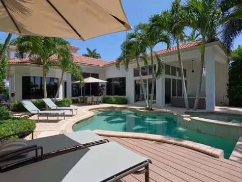 122 Via Paradisio Palm Beach Gardens FL 33418