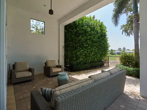 122 Via Paradisio Palm Beach Gardens FL 33418