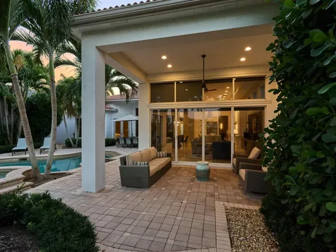 122 Via Paradisio Palm Beach Gardens FL 33418