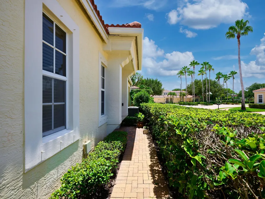 530 Commons Drive Palm Beach Gardens FL 33418