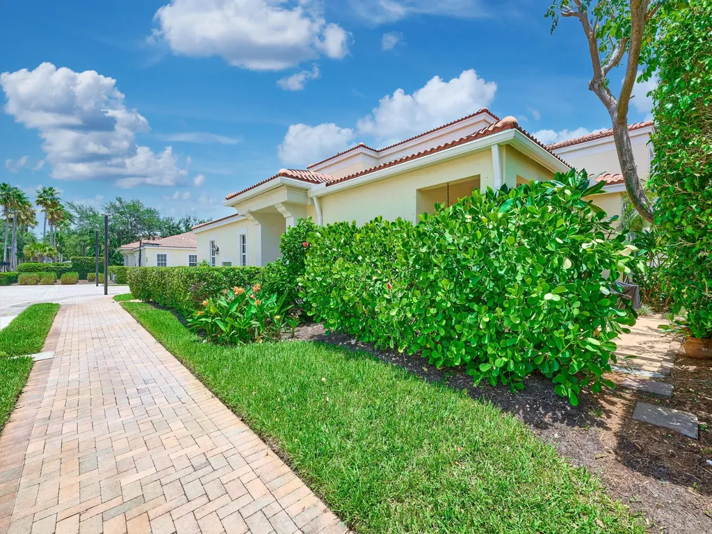 530 Commons Drive Palm Beach Gardens FL 33418