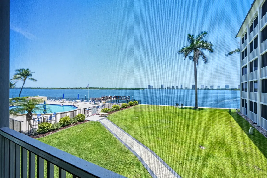 100 Paradise Harbour Boulevard North Palm Beach FL 33408