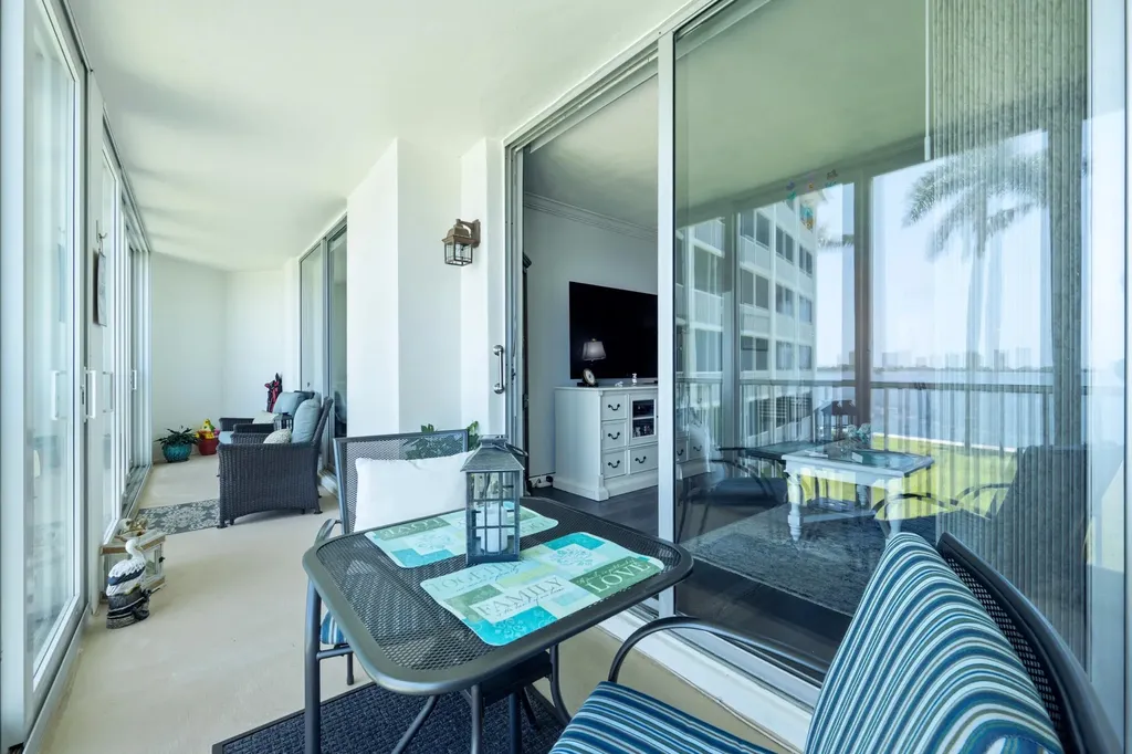 100 Paradise Harbour Boulevard North Palm Beach FL 33408