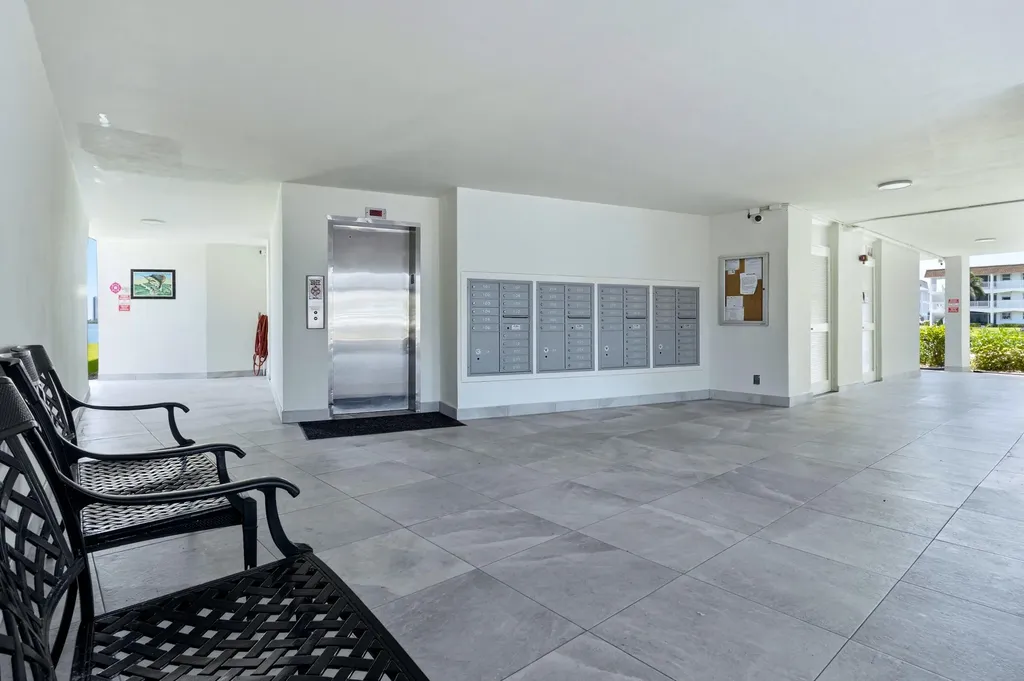 100 Paradise Harbour Boulevard North Palm Beach FL 33408
