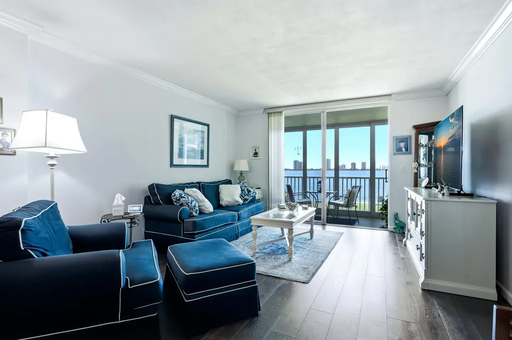 100 Paradise Harbour Boulevard North Palm Beach FL 33408