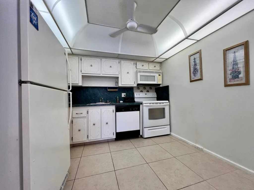 213 Wellington L West Palm Beach FL 33417