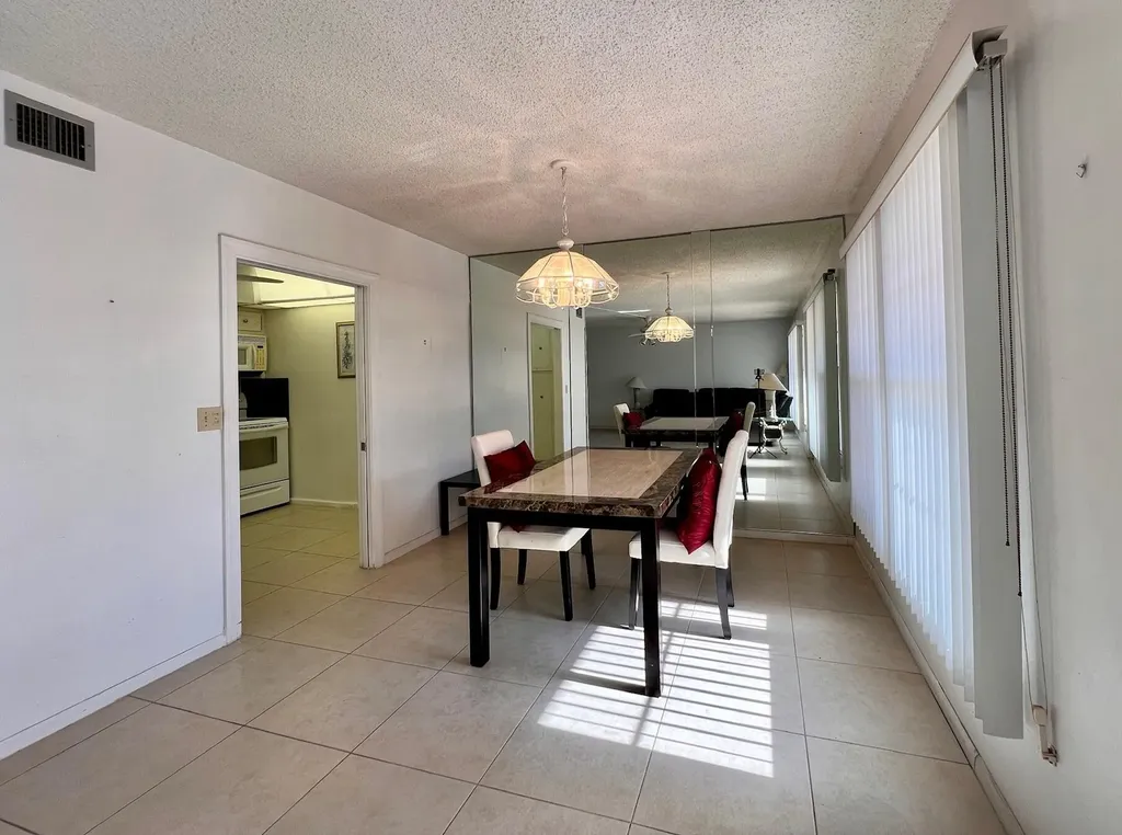 213 Wellington L West Palm Beach FL 33417