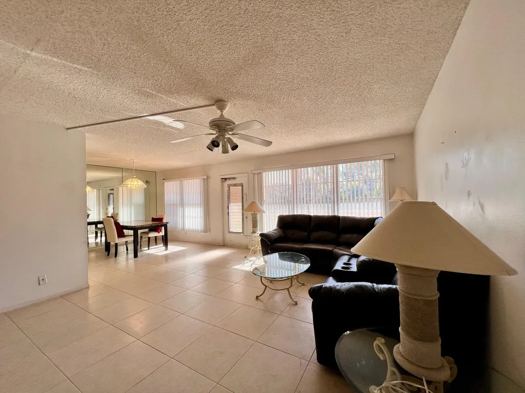 213 Wellington L West Palm Beach FL 33417