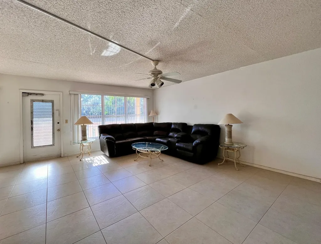 213 Wellington L West Palm Beach FL 33417