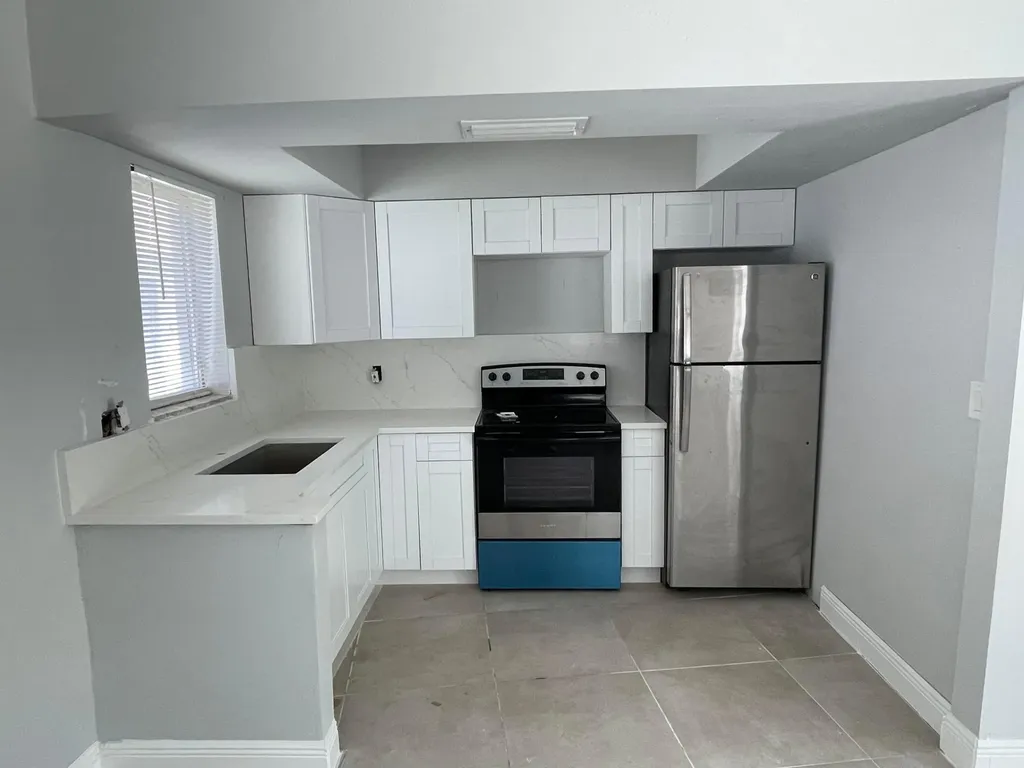 921 SW 10th Drive Pompano Beach FL 33060