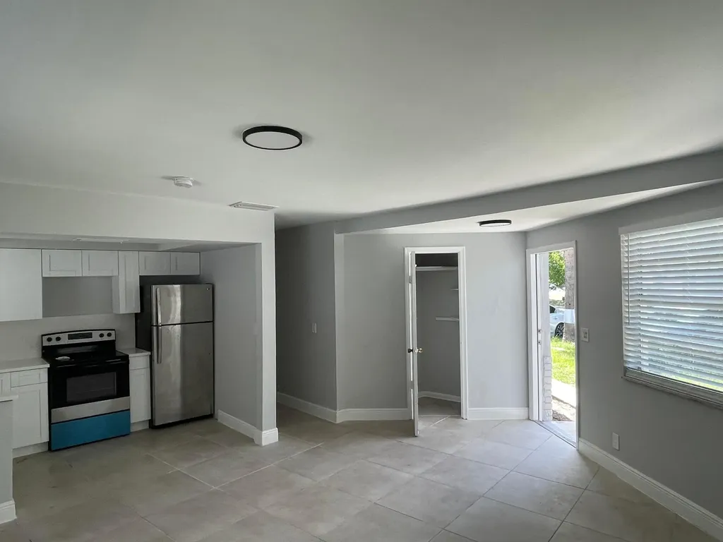 921 SW 10th Drive Pompano Beach FL 33060