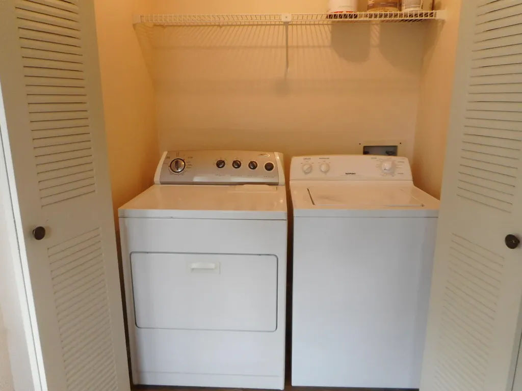 2946 S University Drive Davie FL 33328