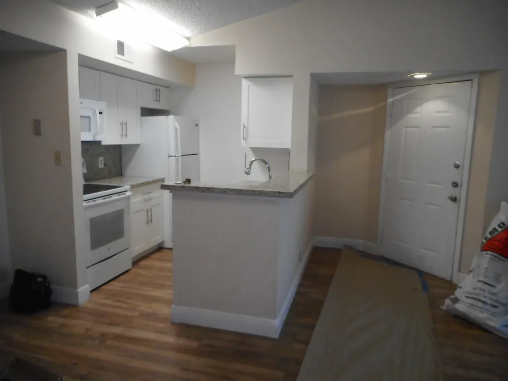2946 S University Drive Davie FL 33328