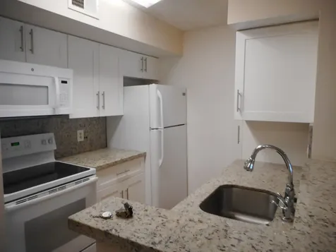 2946 S University Drive Davie FL 33328