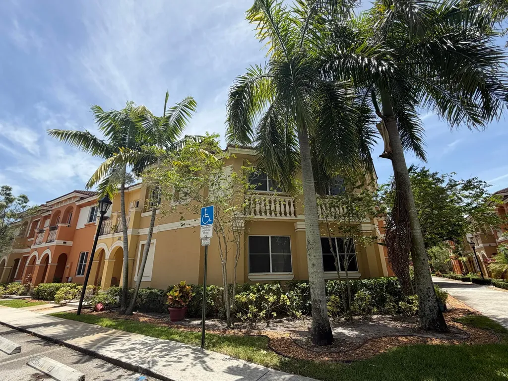 8928 SW 18th Street Miramar FL 33025