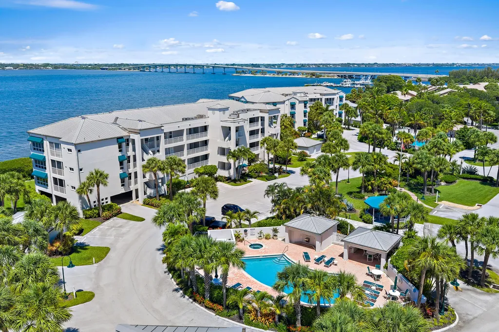 164 NE Edgewater Drive Stuart FL 34996