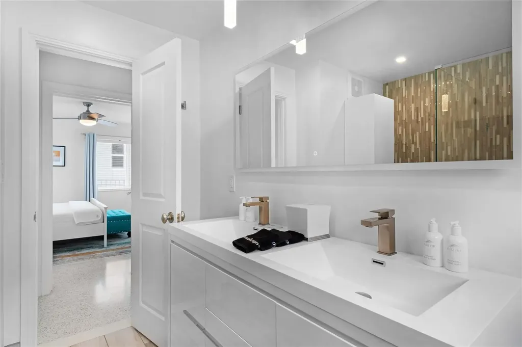 3321 NE 16th Court Fort Lauderdale FL 33305