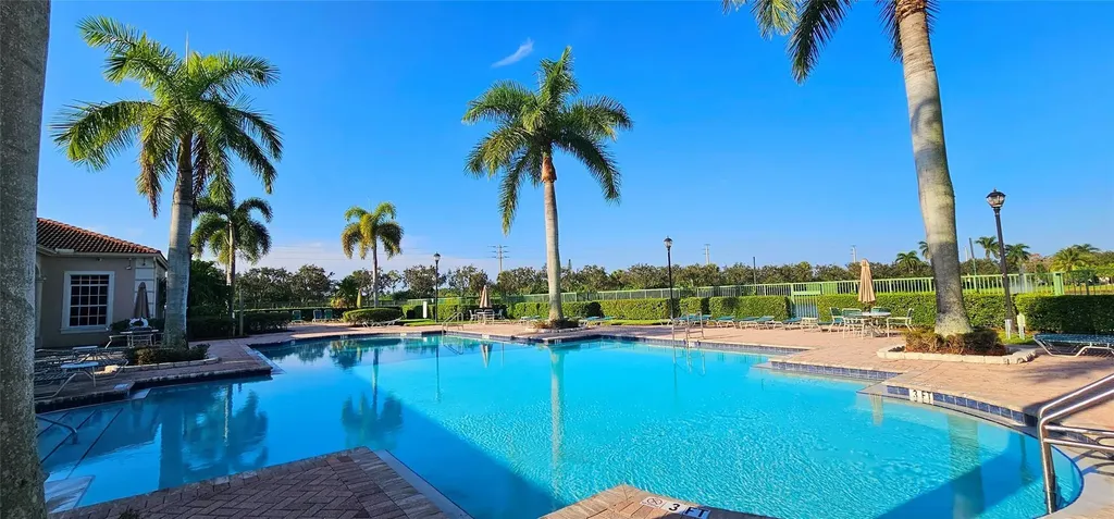 6760 Heritage Grande Boynton Beach FL 33437
