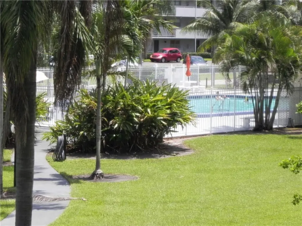 4650 Washington Street Hollywood FL 33021