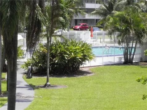 4650 Washington Street Hollywood FL 33021
