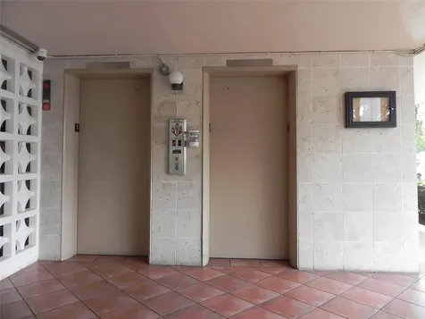 4650 Washington Street Hollywood FL 33021